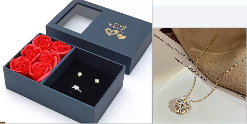 Four Leaf Clover Necklace – Retro Magnetic Folding Heart Shaped Pendant Jewelry