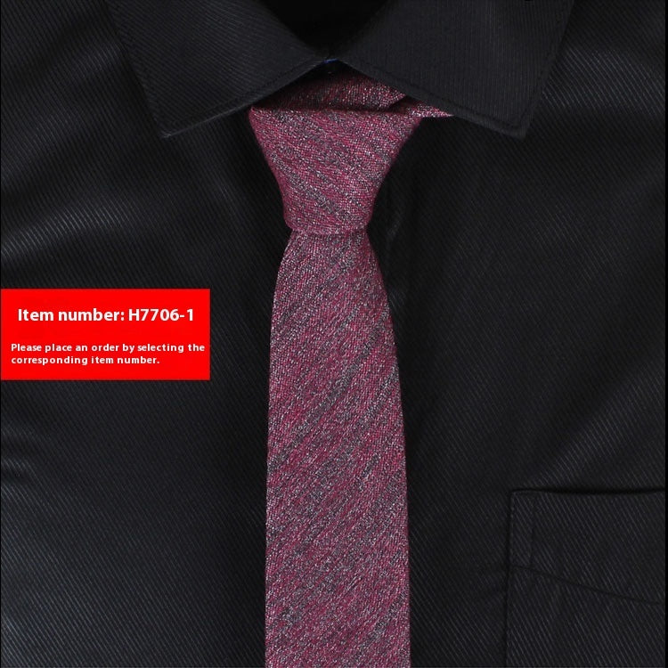 Slim 6cm cotton tie in maroon with gray accents on black dress shirt for business and wedding