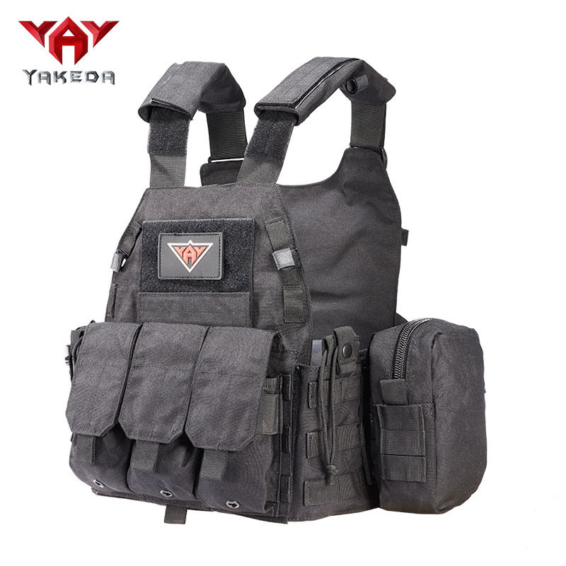 Black tactical vest with triple front pouches, side zipper pouch, adjustable straps, Yakeda logo
